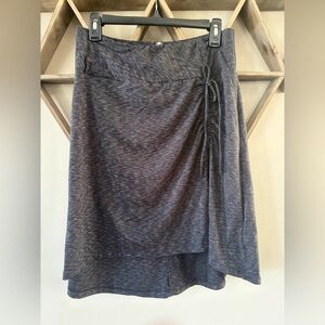 The North Face Cypress A-Line Womens Ruched Side hi-low Skirt dark grey. MED